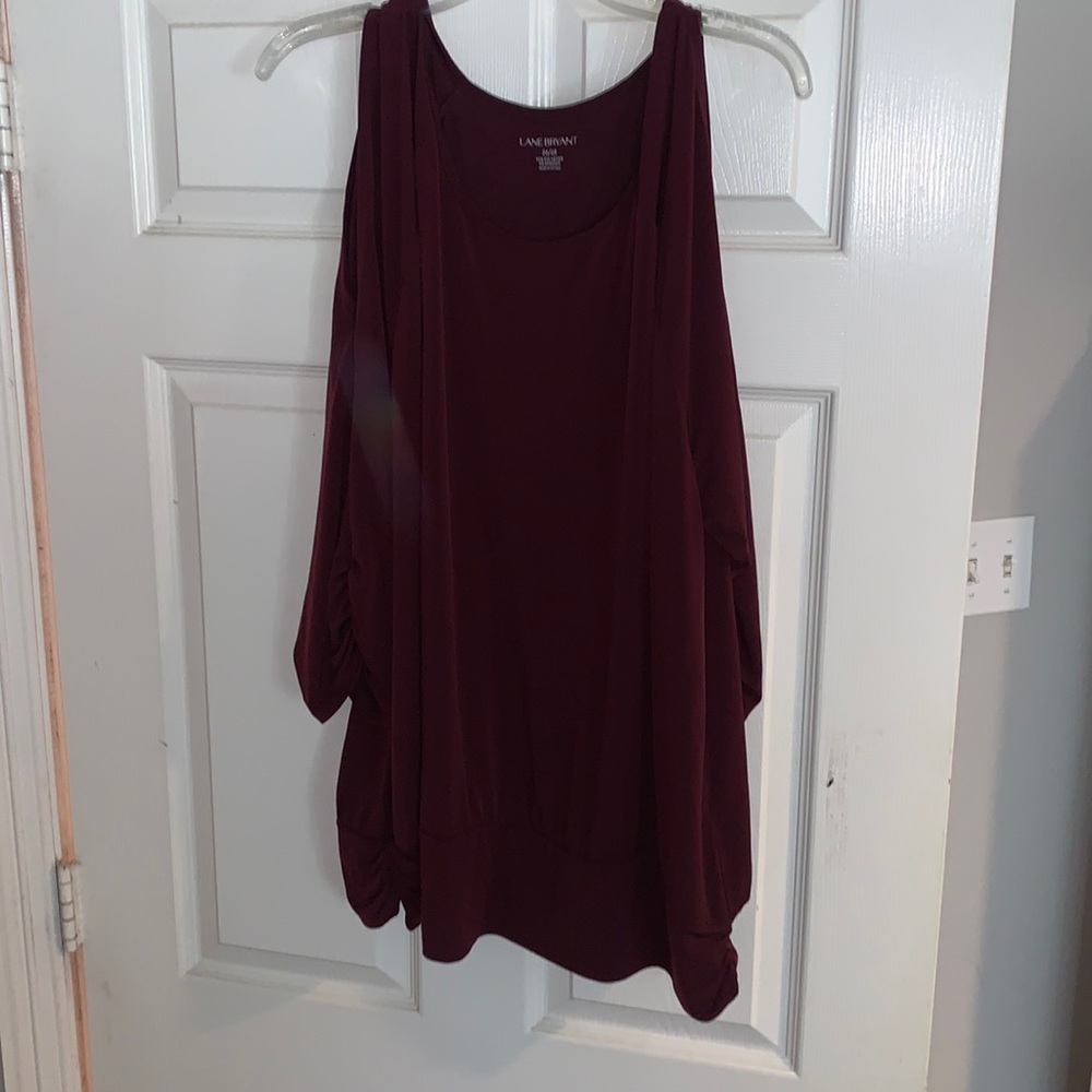 Cold shoulder maroon top, size 26/28